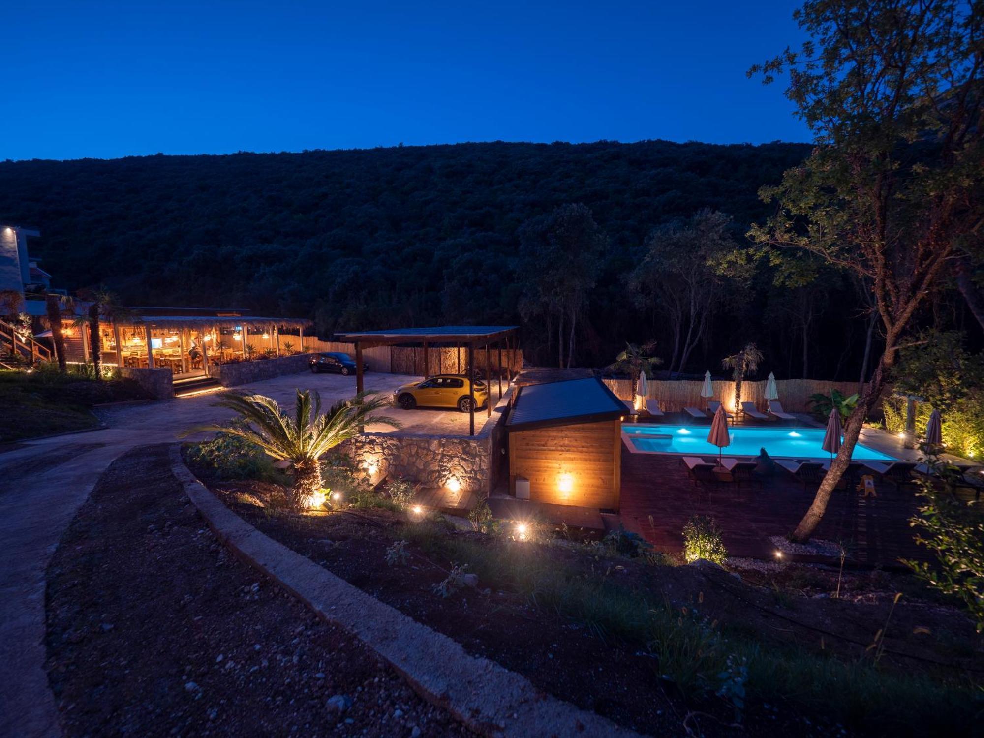 Hotel Sea Glamping Kotor Exterior foto